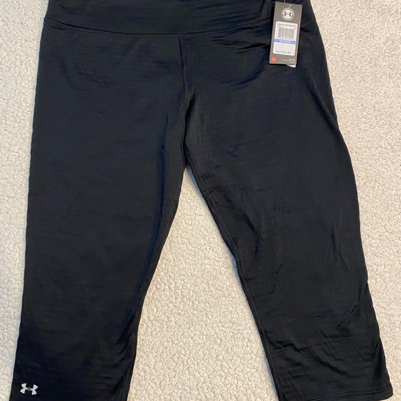 Under Armour Pants - NWT Women’s Capri workout pants size XL